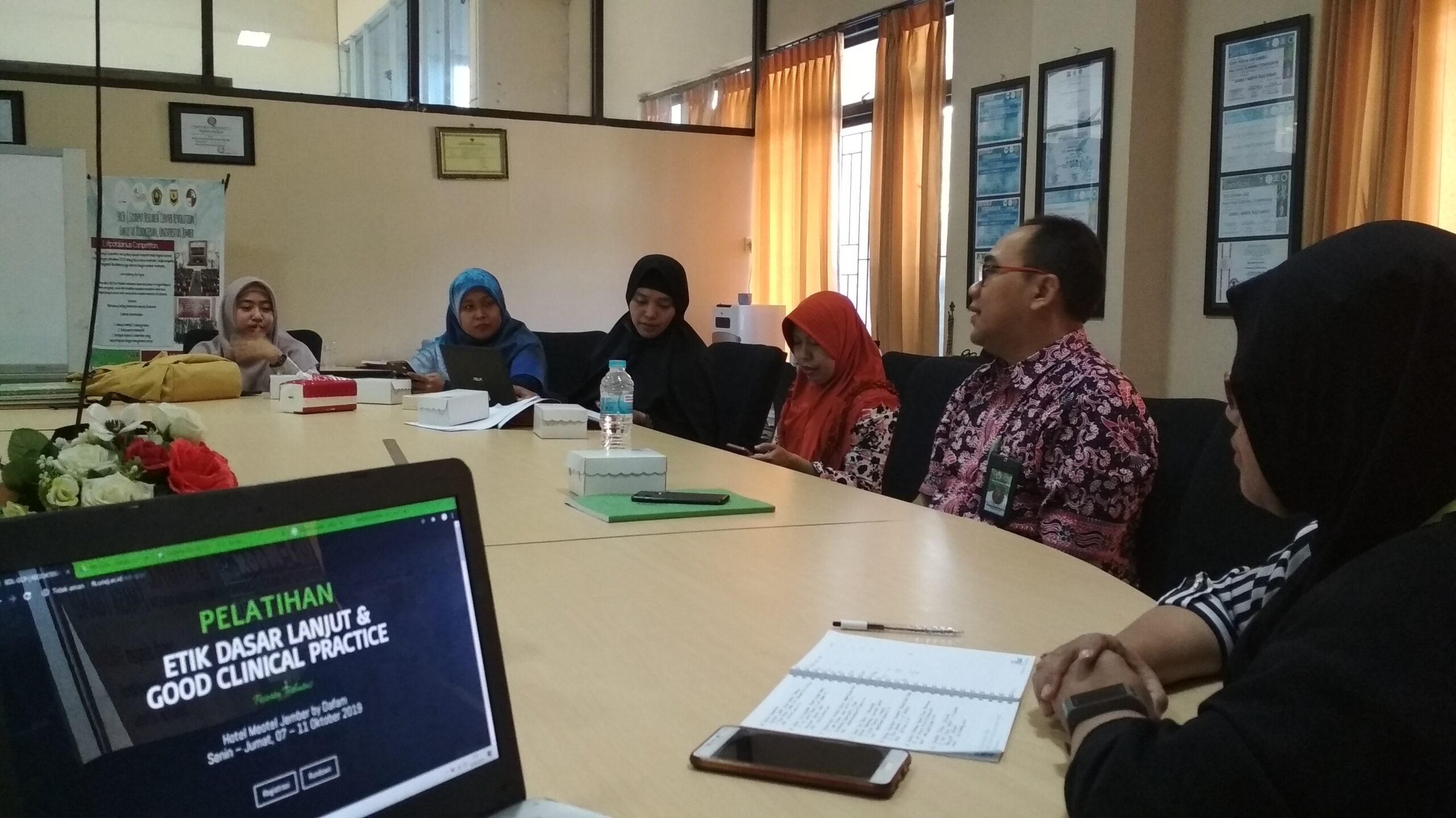 Mengawali Hari dengan Semangat dalam Persiapan Pelatihan EDL dan GCP FKUNEJ