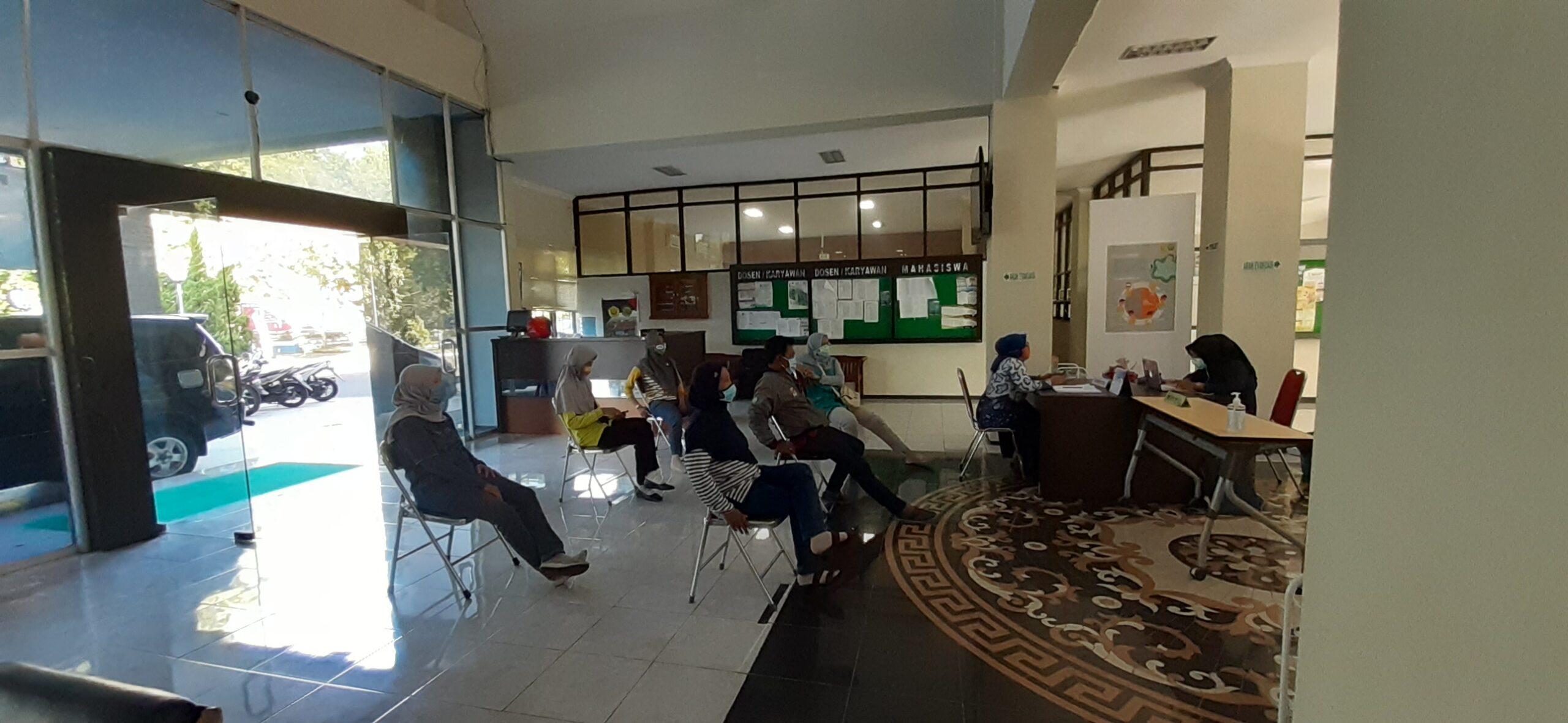 Pojok COVID-19: Dari Online sampai Onsite Kami hadir Untuk Masyarakat Jember