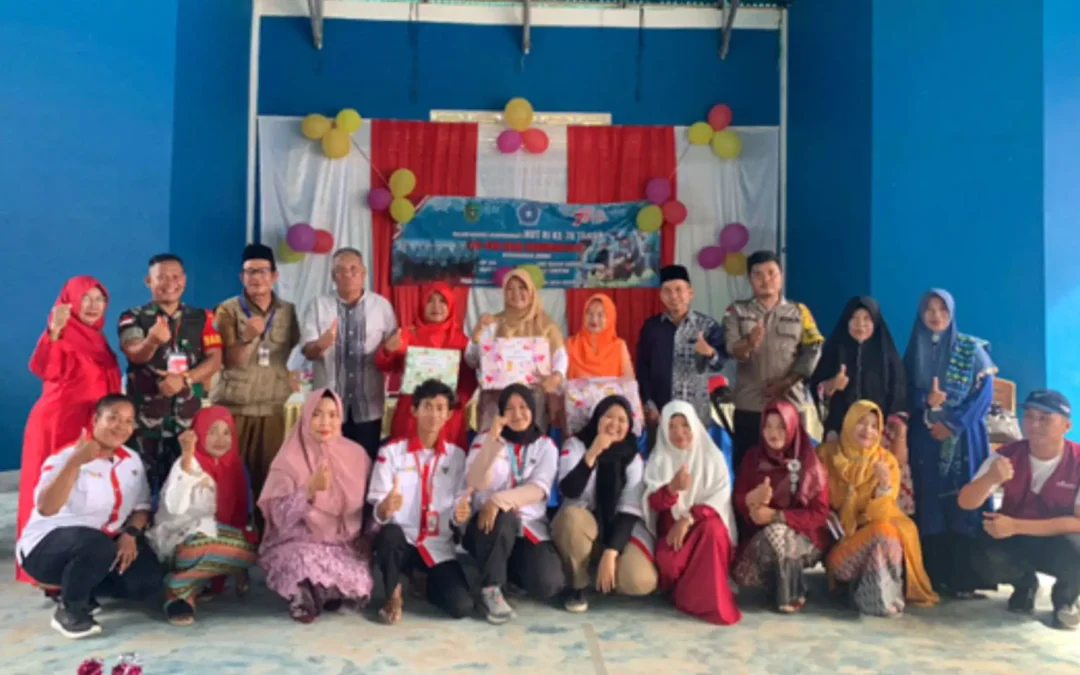 Lebarkan Sayap Agromedis, Mahasiswi FK UNEJ Mengabdikan diri di Desa Karimunting, Kalimantan Barat