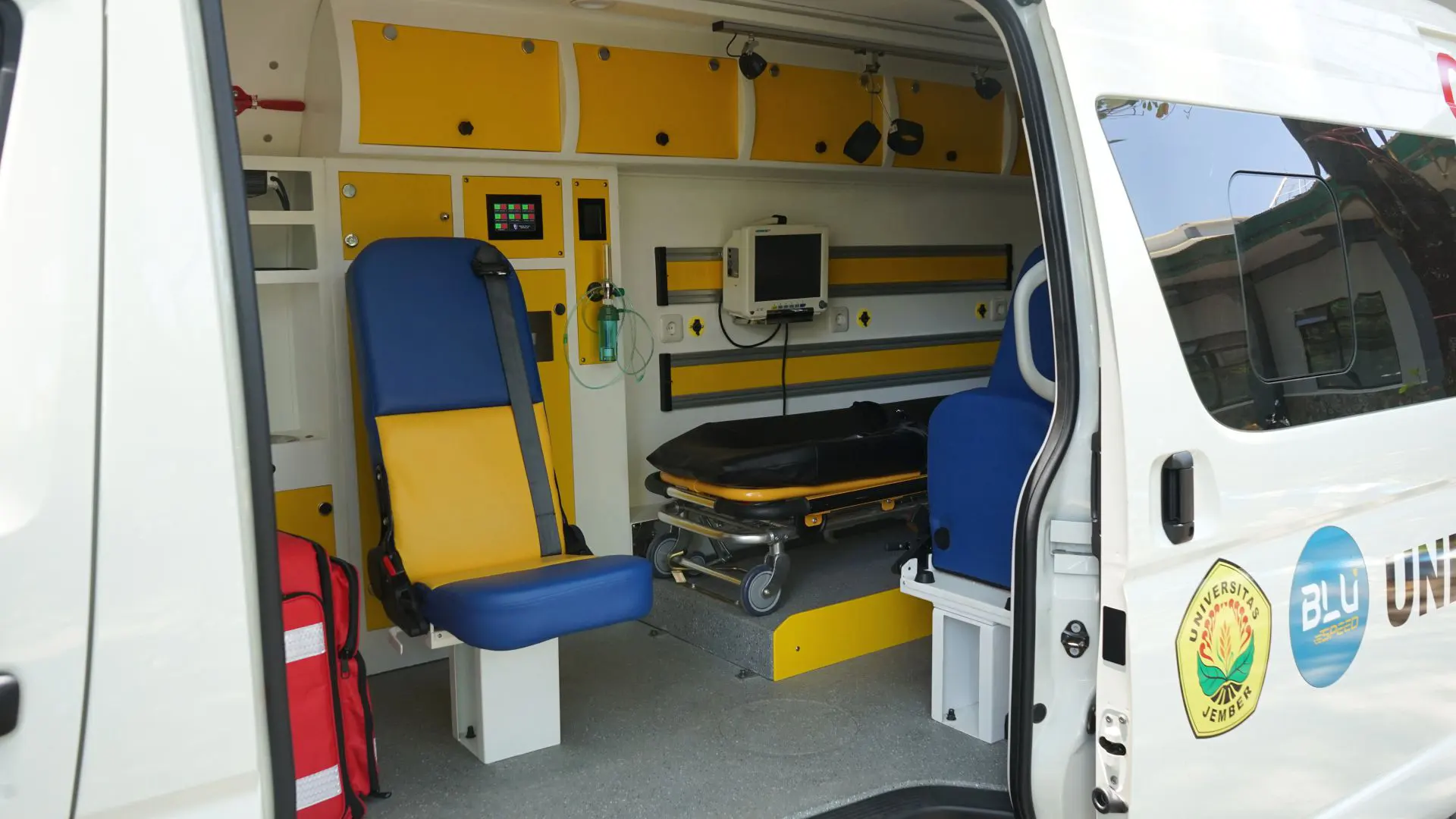 Ambulance 3 lobby 1