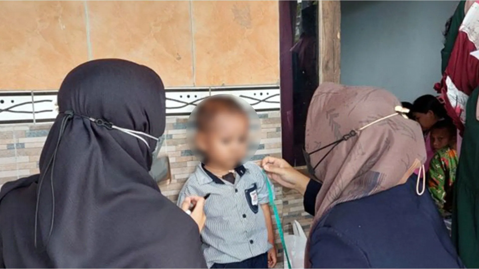 Cegah Stunting, Kelompok Riset Kajian Penyakit Parasitik FK UNEJ, Periksa Balita dan Edukasi di Pelosok Desa