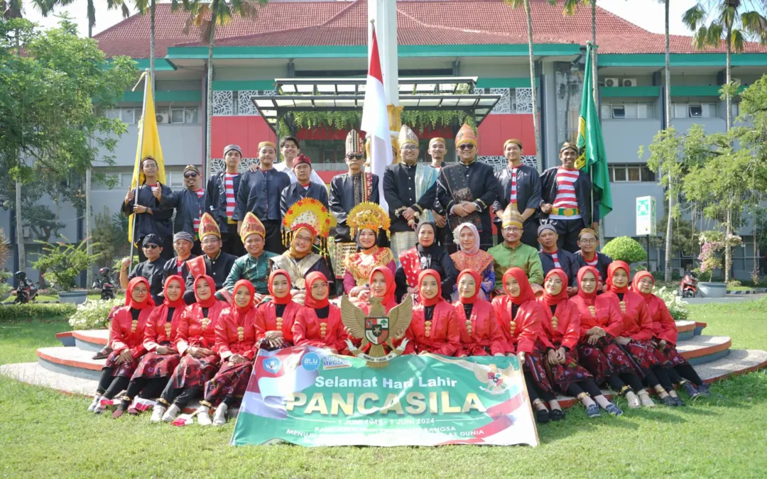 FK UNEJ Meriahkan Acara Defile dengan Mengusung Tema Bhineka dalam Rangka Memperingati Hari Lahir Pancasila