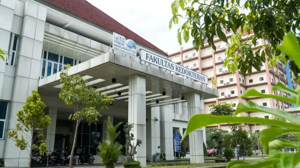 Dosen Anatomi Fakultas Kedokteran UNEJ Berikan Pelatihan Diseksi Cadaver di Fakultas Kedokteran UNESA