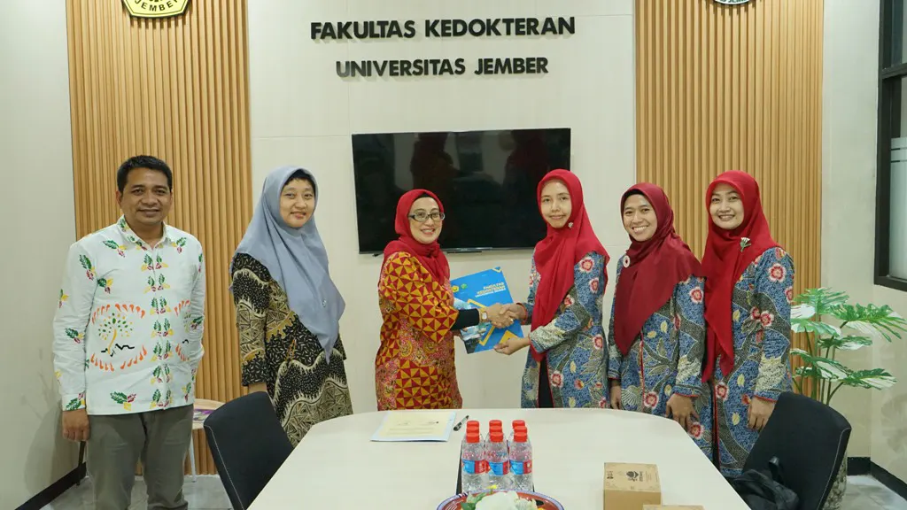 Kerjasama Strategis Fakultas Kedokteran UNEJ dan Fakultas Ilmu Kesehatan UIJ untuk Pengembangan Pendidikan