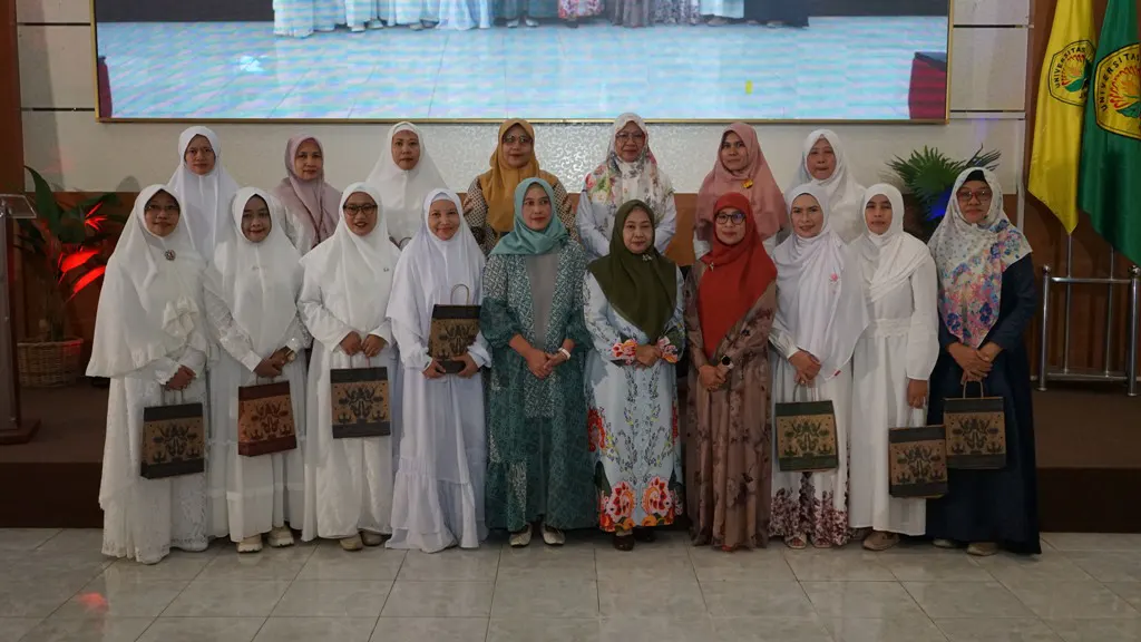 Fakultas Kedokteran UNEJ Menjadi Tuan Rumah Pengajian dan Pelepasan Calon Jamaah Haji DWP Universitas Jember
