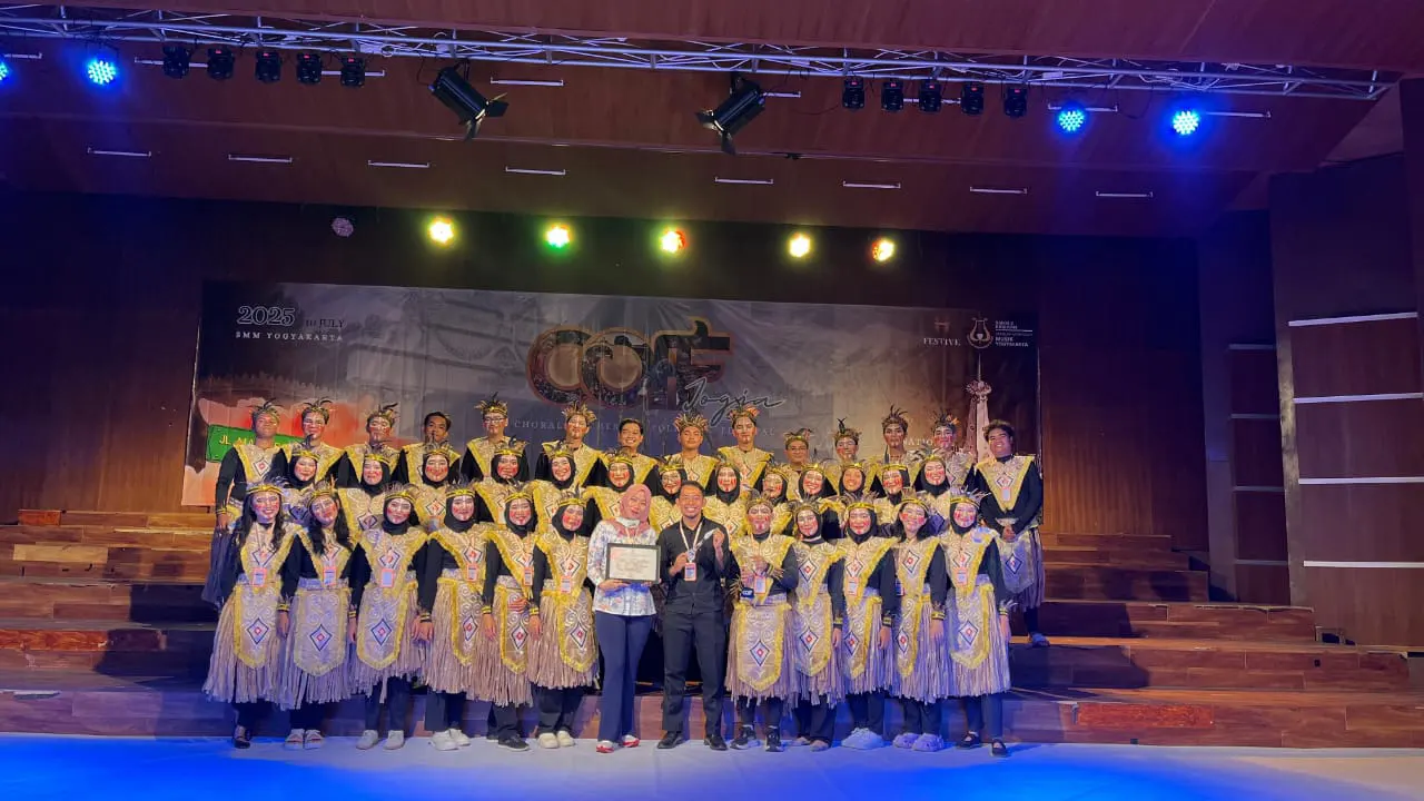 UKM Vox Medici FK UNEJ Raih Gold Medal dan Best on Category Folklore di COFF 2025