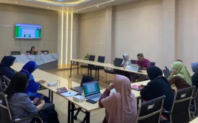 FK UNEJ Gelar Pelatihan TOEFL Drills bagi Dosen dalam Rangka Persiapan Pembukaan IUP