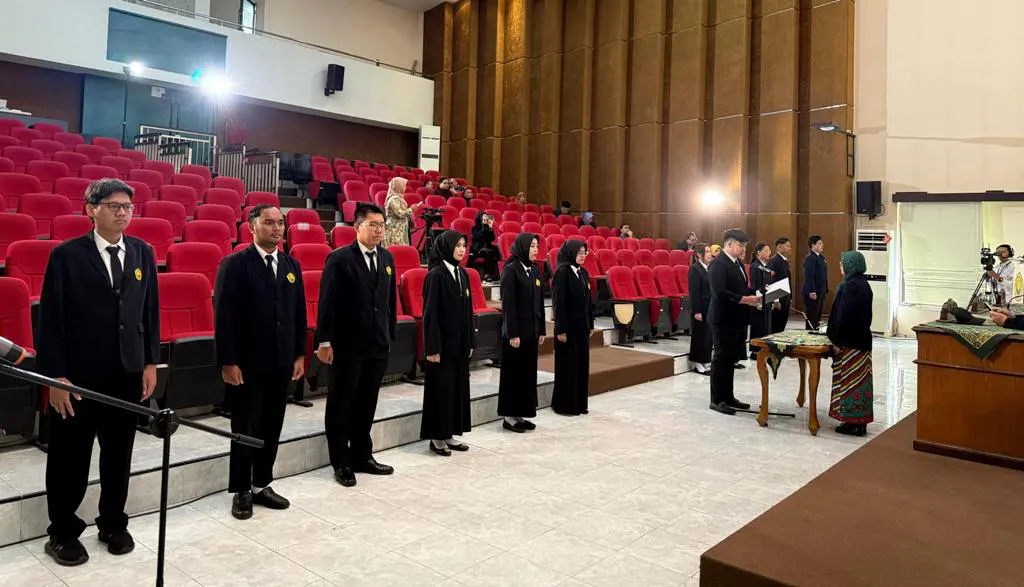 FK UNEJ Gelar Rapat Senat Terbuka Yudisium Periode II Tahun Akademik 2025/2026