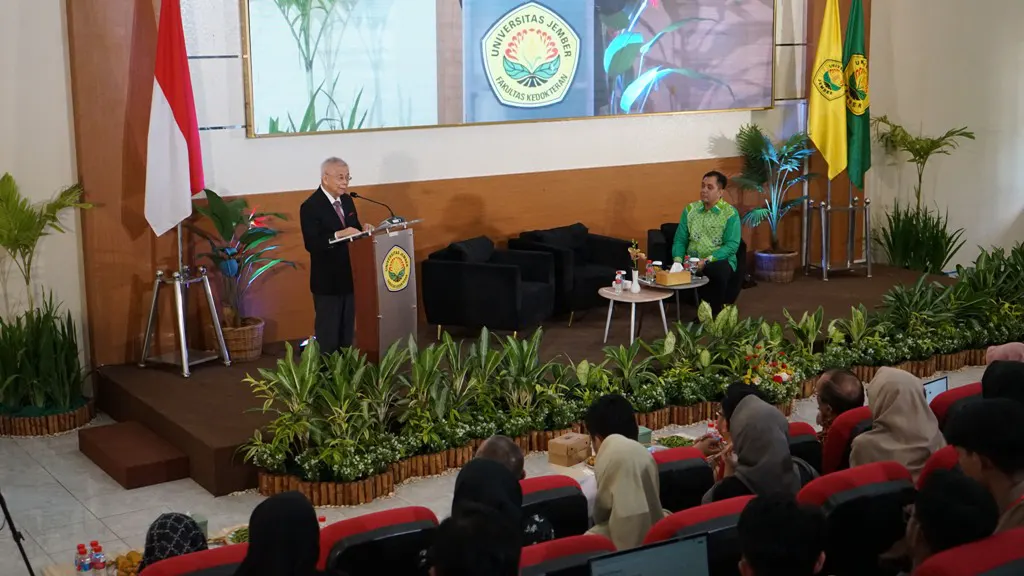 FK UNEJ Selenggarakan Kuliah Khusus: Menggali Inspirasi Ilmu Bedah Saraf hingga Kesehatan Finansial