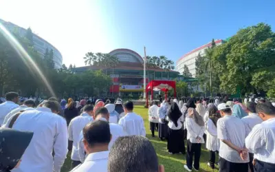 Semangat Hari Kebangkitan Nasional ke-118, FK UNEJ Ikuti Upacara Bendera di Halaman Rektorat Universitas Jember